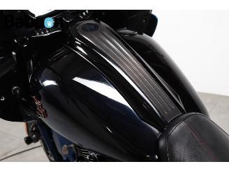 Harley-Davidson  FLTRXSE CVO Road Glide picture 10