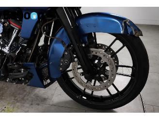 Harley-Davidson  FLTRXSE CVO Road Glide picture 18