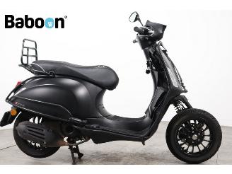 danneggiata scooter Vespa  Sprint 25KM 2021/3
