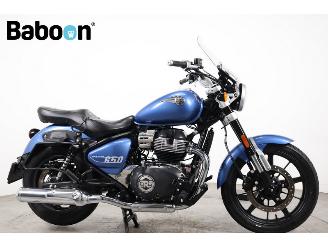 Royal Enfield  Super Meteor 650 picture 1