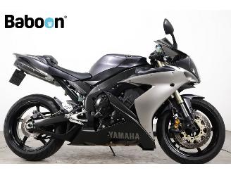 škoda motocykly Yamaha  YZF-R1 2004/7