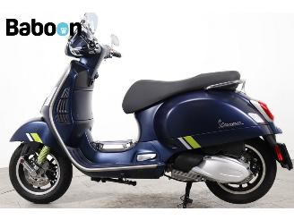 Vespa  GTS 300 Super HPE picture 2