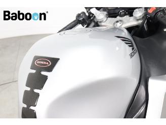 Honda CBR 1100 XX Super Blackbird picture 12