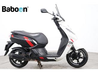 danneggiata scooter Peugeot  Kisbee RS 25KM 2020/2