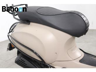 Vespa  Primavera 25KM picture 15