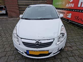 Opel Corsa 1.2 16v essentia picture 6