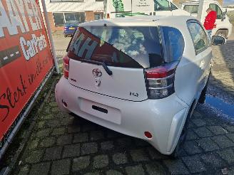 Toyota iQ  picture 3