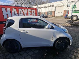 Toyota iQ  picture 2