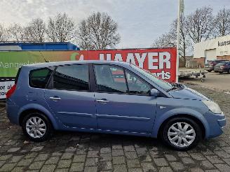 Renault Grand-scenic 2.0 16v AUTOMAAT picture 2