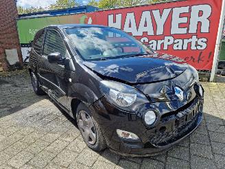 Damaged car Renault Twingo 1.2 16 collection 2013/1