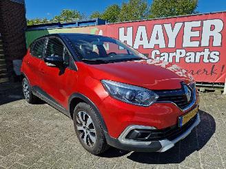uszkodzony samochody osobowe Renault Captur 0.9 tce zen 2017/12