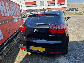 Kia Rio 1.1 cdri plus pack picture 3