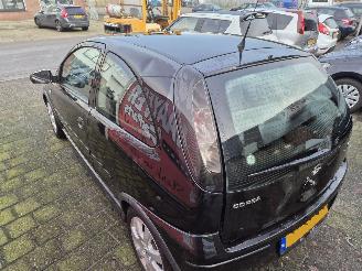 Opel Corsa 1.2 16v silverline picture 4
