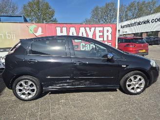 Fiat Punto 0.9 twin air Street picture 2