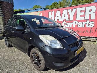 skadebil auto Toyota Yaris 1.0 vvti acces AIRCO 2011/1