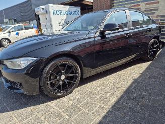 BMW 3-serie 320i high executive picture 6