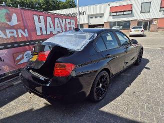 BMW 3-serie 320i high executive picture 3