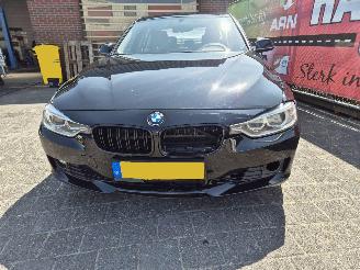 BMW 3-serie 320i high executive picture 7