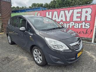 skadebil auto Opel Meriva 1.4 turbo cosma 2013/3