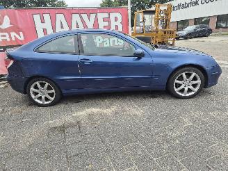 Mercedes C-klasse sportcoupe 180 picture 2