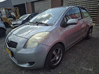 Toyota Yaris 1.3 vvti terra picture 6
