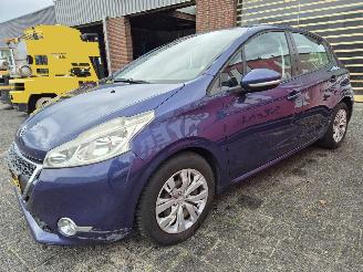 Peugeot 208 1.2 VTI Blue Lease picture 5