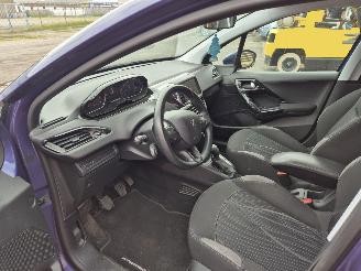 Peugeot 208 1.2 VTI Blue Lease picture 7