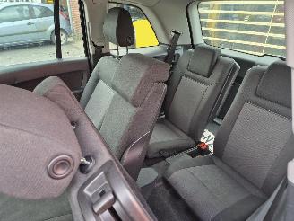Opel Zafira 1.8 temptation 7 persoons picture 8