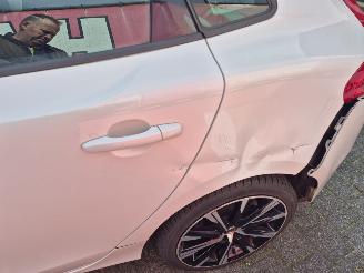 Volvo V-40 1.6 d2 kinetic picture 5