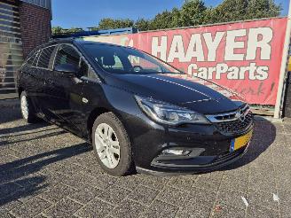 Schadeauto Opel Astra sports tourer 1.0 online edition 2018/8
