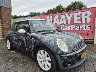 Schadeauto Mini Cooper 1.6 chilli special paint 2003/3