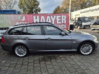 BMW 3-serie 318 i touring picture 2