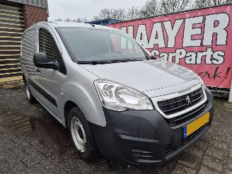 damaged commercial vehicles Peugeot Partner 120 1.6 BlueHDI 75 2018/10