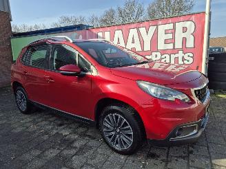 skadebil auto Peugeot 2008 1.2 puretech blue lion 2017/9