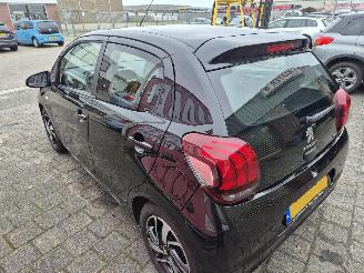 Peugeot 108 1.0 e-VTI Allure Key Less picture 5