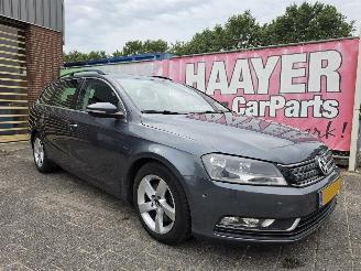 Schadeauto Volkswagen Passat 1.6 TDI Bluemotion executive edition 2014/2