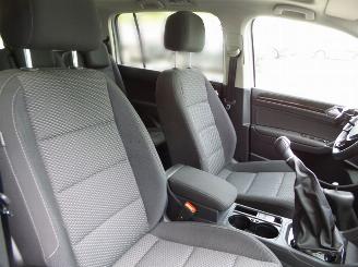 Volkswagen Touran 2.0 TDI picture 6