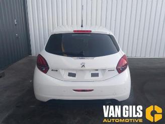 Auto da rottamare Peugeot 208 208 I (CA/CC/CK/CL), Hatchback, 2012 / 2019 1.2 12V e-THP PureTech 110 2018/3
