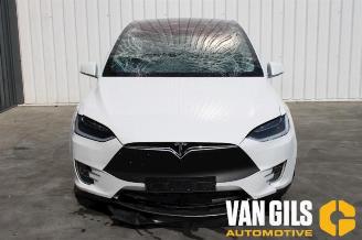 rozbiórka samochody osobowe Tesla Model X  2017/8