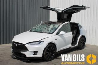 Tesla Model X  picture 8