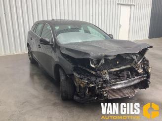 Voiture accidenté Volvo V-60 V60 I (FW/GW), Combi, 2010 / 2018 2.4 D5 20V Autom. 2014/3