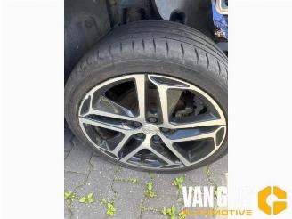 Peugeot 308 308 (L3/L8/LB/LH/LP), Hatchback 5-drs, 2013 / 2021 1.2 12V e-THP PureTech 130 picture 18