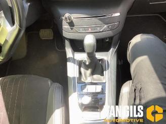 Peugeot 308 308 (L3/L8/LB/LH/LP), Hatchback 5-drs, 2013 / 2021 1.2 12V e-THP PureTech 130 picture 14