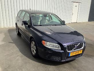 Volvo V-70  picture 2