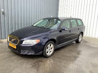 Volvo V-70  picture 3