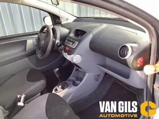 Toyota Aygo Aygo (B10), Hatchback, 2005 / 2014 1.0 12V VVT-i picture 17