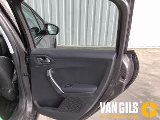 Peugeot 2008 2008 (CU), MPV, 2013 / 2019 1.2 12V e-THP PureTech 110 picture 10