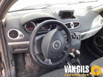 Renault Clio Clio III (BR/CR), Hatchback, 2005 / 2014 1.2 16V TCe 100 picture 14