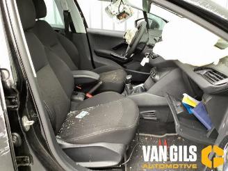 Peugeot 208 208 I (CA/CC/CK/CL), Hatchback, 2012 / 2019 1.2 Vti 12V PureTech 82 picture 6