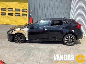 Purkuautot passenger cars Volvo V-40 V40 (MV), Hatchback 5-drs, 2012 / 2019 1.5 T3 16V Geartronic 2018/9